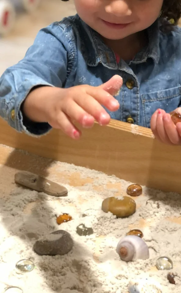 enfant et coquillages